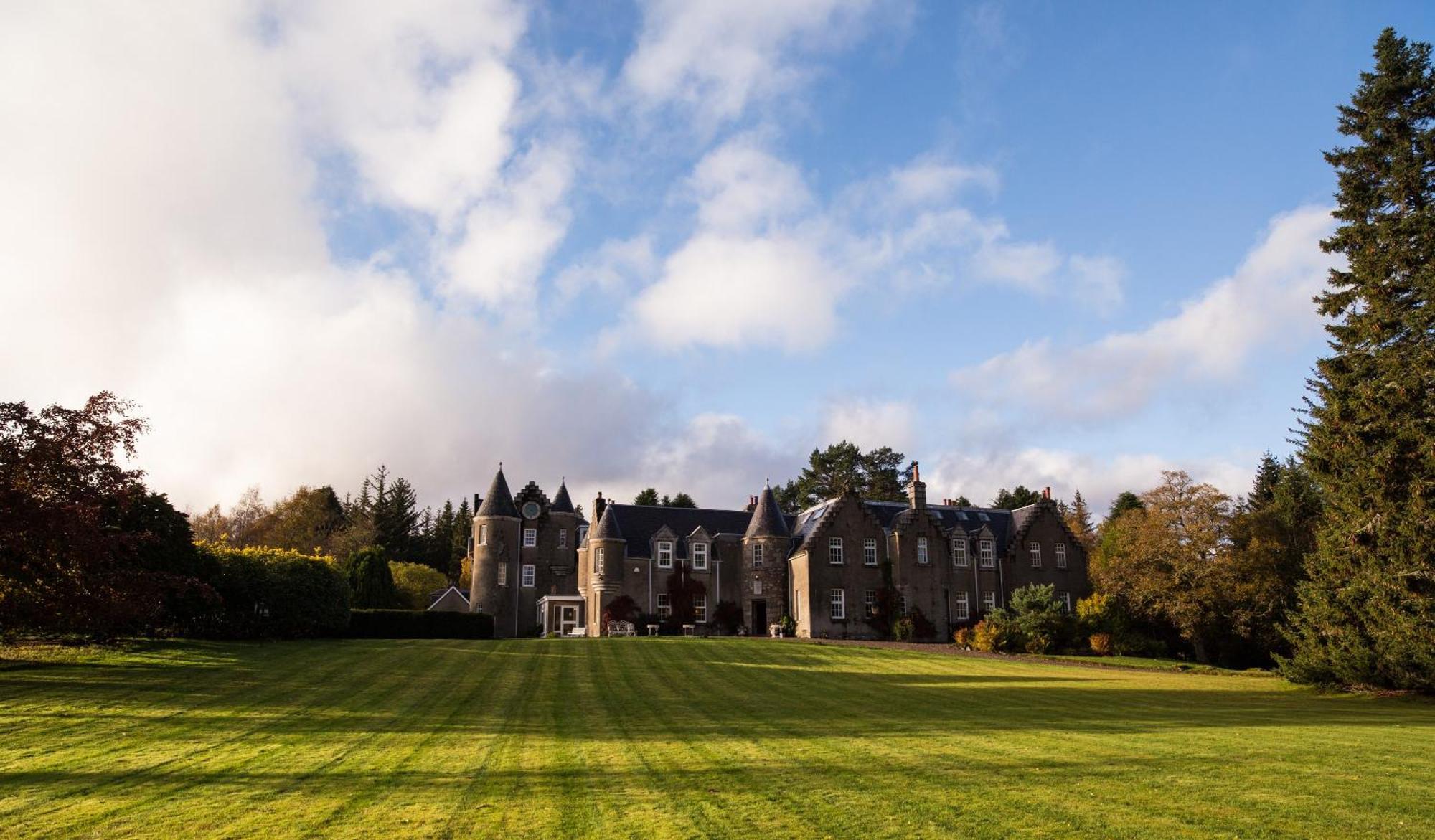 Dalmunzie Castle Hotel Glenshee Dış mekan fotoğraf