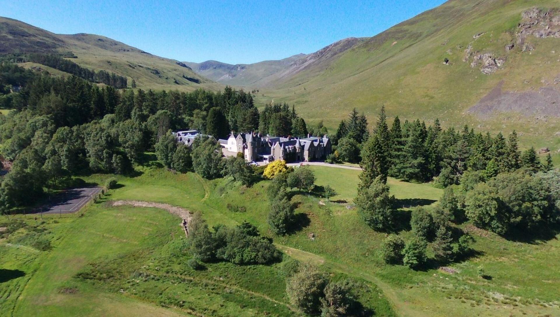 Dalmunzie Castle Hotel Glenshee Dış mekan fotoğraf